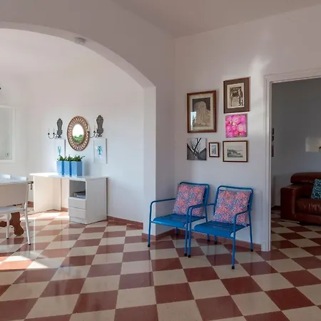 Moderne- Frische Familienvilla Allondra By Interhome בית נופש