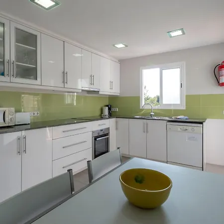 Moderne- Frische Familienvilla Allondra By Interhome בית נופש Santo Tomás