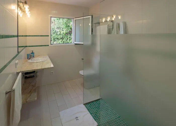 בית נופש Moderne- Frische Familienvilla Allondra By Interhome