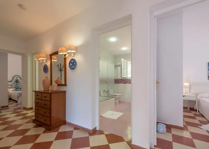 בית נופש Moderne- Frische Familienvilla Allondra By Interhome *